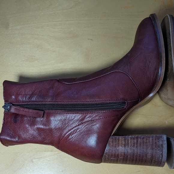 L'INTERVALLE Burgundy leather Boots! MADE IN SPAIN size 37= 6.5, 7 - Picture 8 of 9